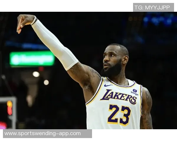 老詹再战49场将追平帕里什常规赛出场次数成历史第一 老詹再战49场将追平帕里什常规赛出场次数成历史第一